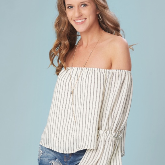 NWT Altar'd State Viera Top - Picture 3 of 7